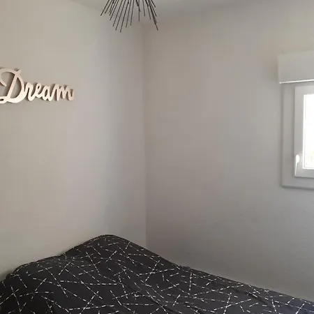 T2 Neuf Climatise A 200m Plage, Parking * سُت