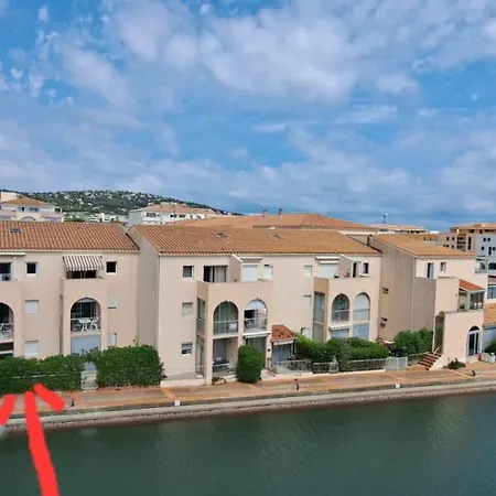 Apartment T2 Neuf Climatise A 200m Plage, Parking