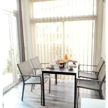 T2 Neuf Climatise A 200m Plage, Parking